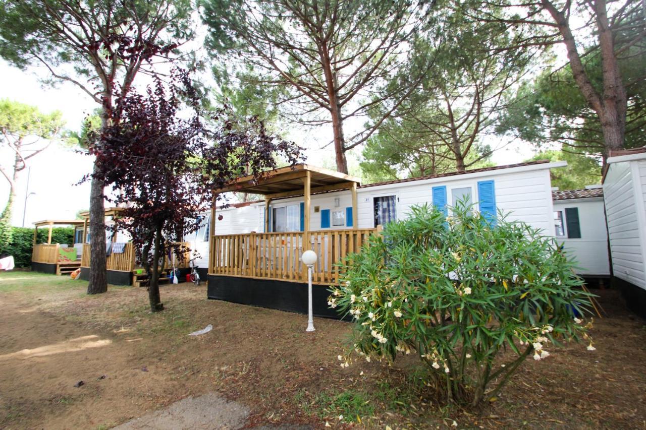 Happy Camp Mobile Homes In Camping Cisano San Vito 바르돌리노 외부 사진
